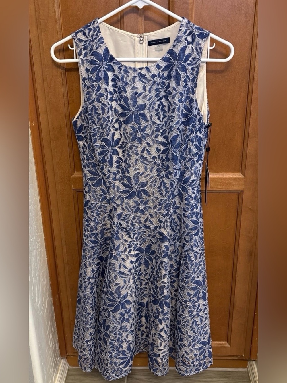 Beautiful Tommy Hilfiger Navy Floral Lace Midi Dress NWT